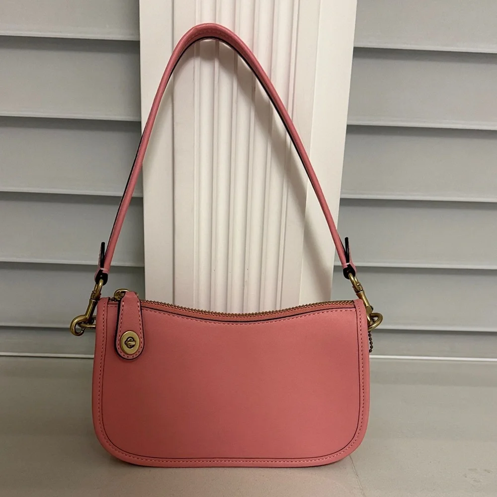 Candy Pink Coach swinger bag 20 - Picture 1 of 8